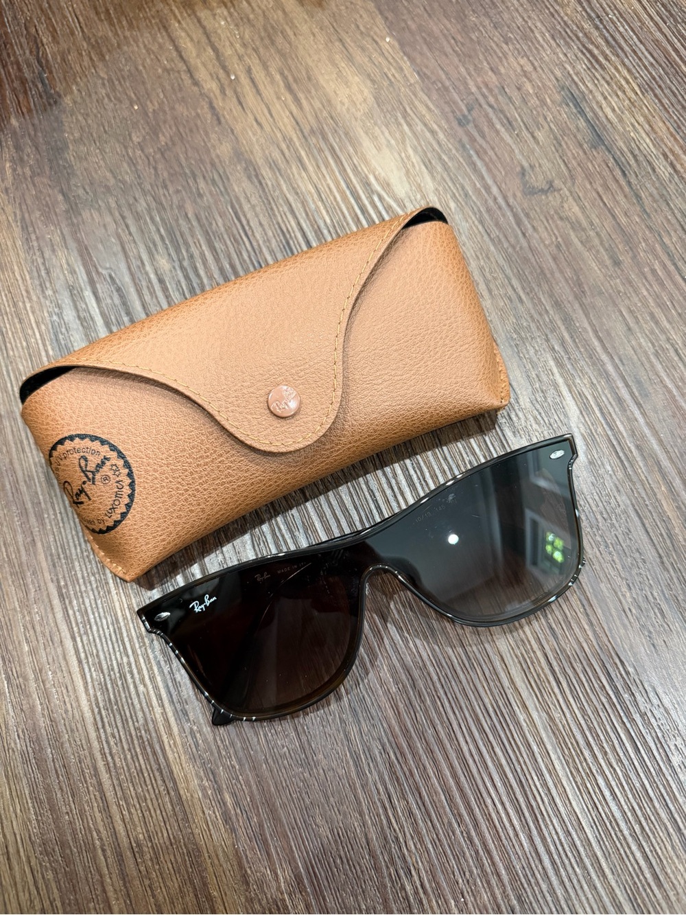 Ray-Ban Brown Sunglasses with Brown Case